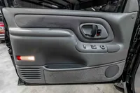  1996-GMC-Yukon-Black-521711-44.jpg